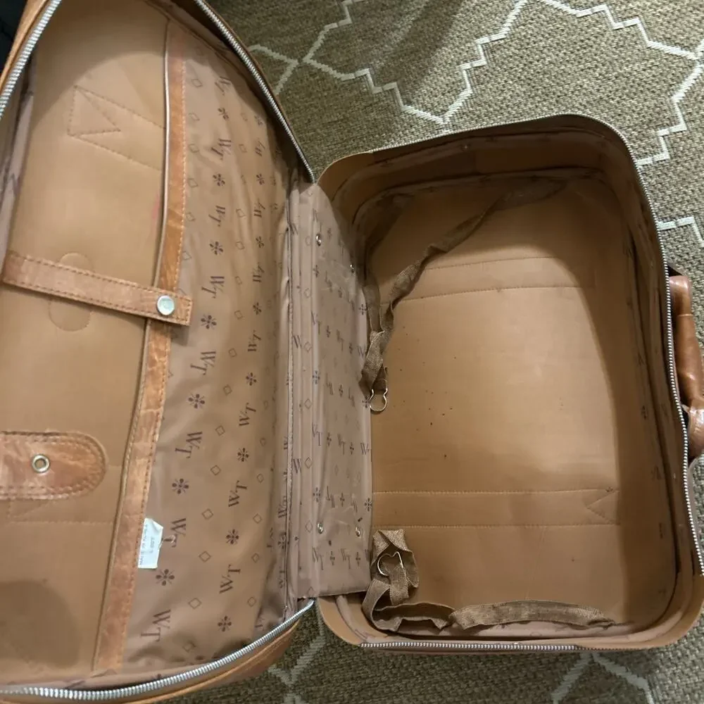 Vintage World Traveler 2-Piece Leather Nesting Luggage Set Good Pre Owned Set!